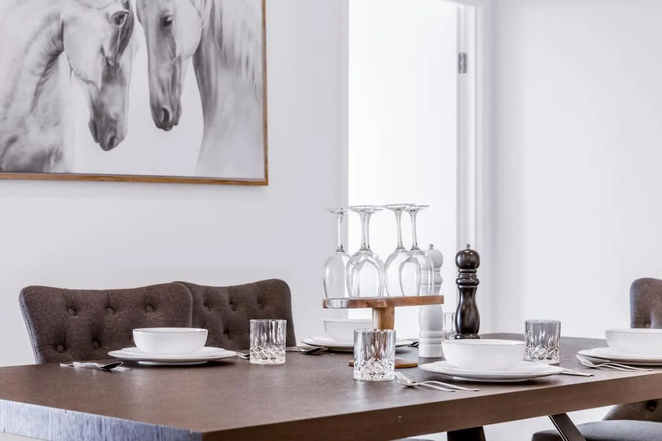 Spacious 2Bed Apartment Plus Nook With River View 브리즈번