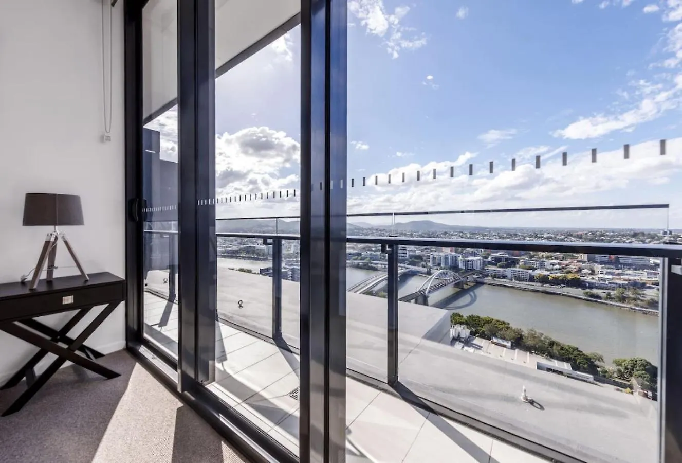 בריסביין Spacious 2Bed Apartment Plus Nook With River View